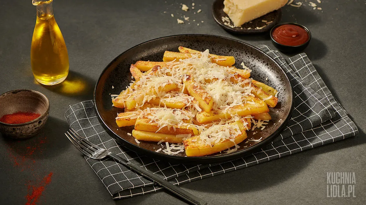 Frytki stekowe z serem i pikantną papryczką